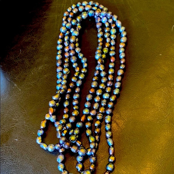 Black Baroque Pearl Necklace with Iridescent Shine - Picture 2 of 2